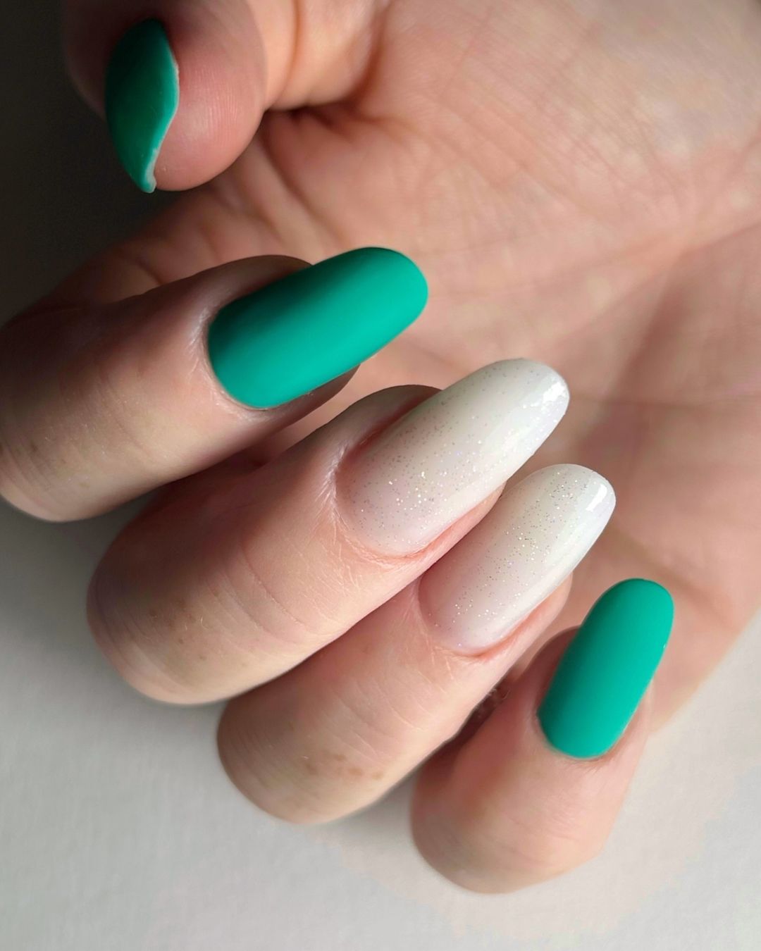 Smalto semipermanente, Studios, Paris green, 8ml