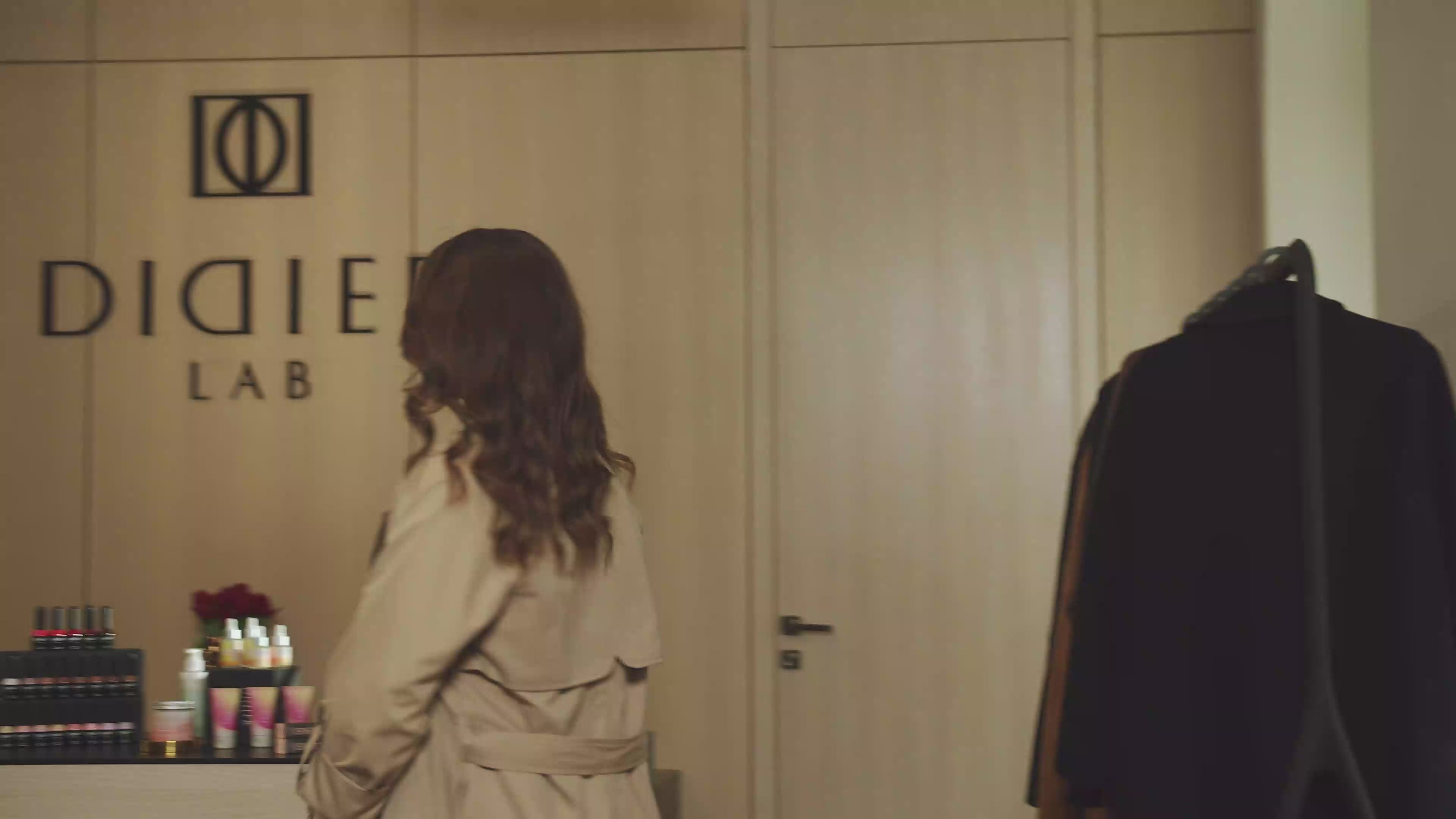 Carica il video: 