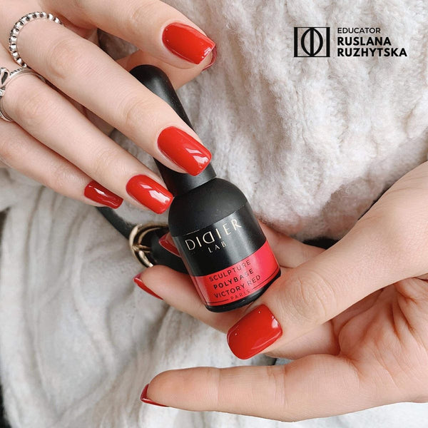 Set Manicure con Polybase Victory Red e Strong Fiber